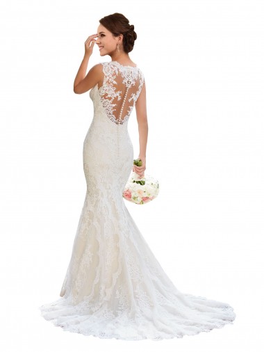 Sleeveless V-Neck Lace White Chapel Train Wedding Dress Bath