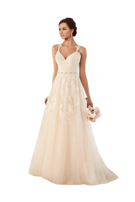 Sleeveless Sweetheart Tulle & Lace Ivory Chapel Train Wedding Dress Bath