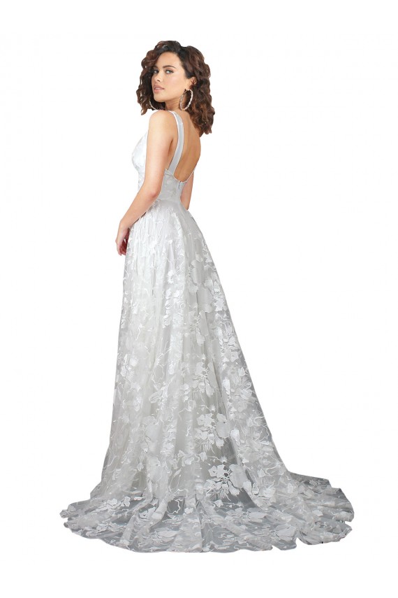 Sleeveless V-Neck Lace Off White Chapel Train Wedding Dress Bath
